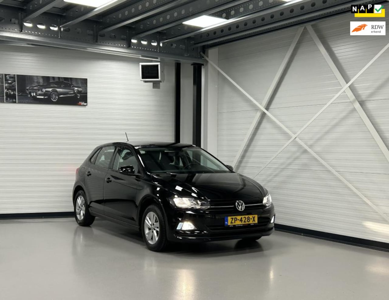 Volkswagen Polo - Comfortline Business PDC/CarPlay/Andr/CruiseC/Armsteun/LmV/CEB /Elektrisch-pakket - AutoWereld.nl