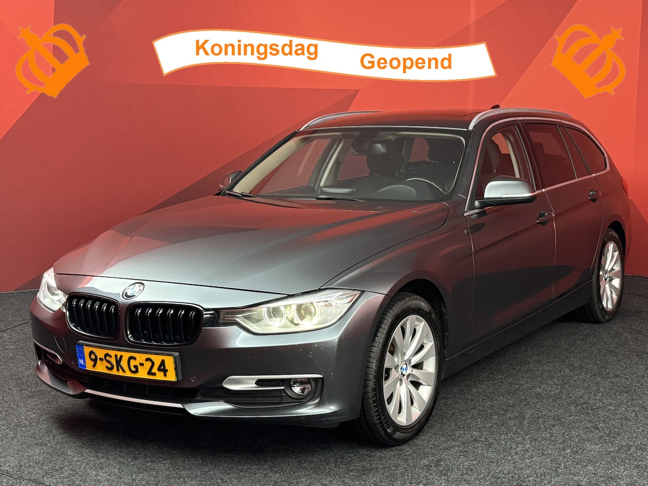 BMW 3-serie Touring - 3 Serie Touring 318d High Executive | Pano | Stoelverwarming | Automaat - AutoWereld.nl