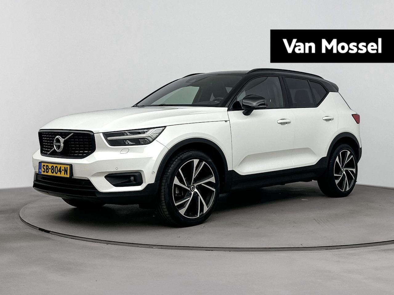 Volvo XC40 - 2.0 T5 AWD R-Design Intro Edition | Achteruitrijcamera | Panoramadak | Elektr. verstelbare - AutoWereld.nl