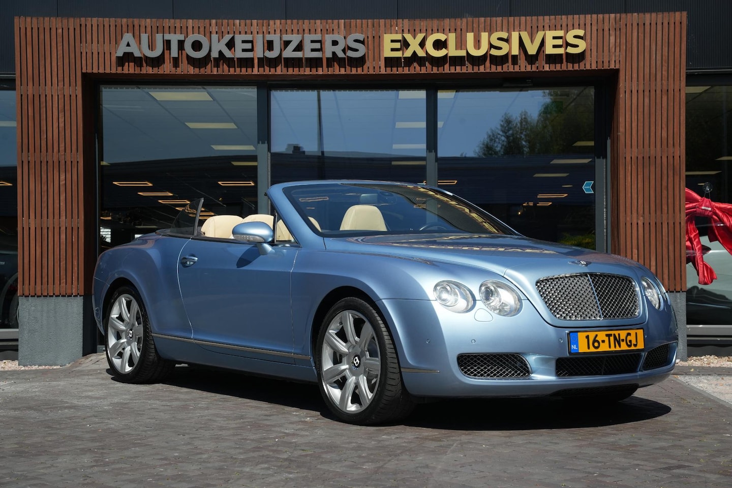 Bentley Continental GTC - 6.0 W12 Cabriolet Nederlandse auto, perfect onthouden - AutoWereld.nl