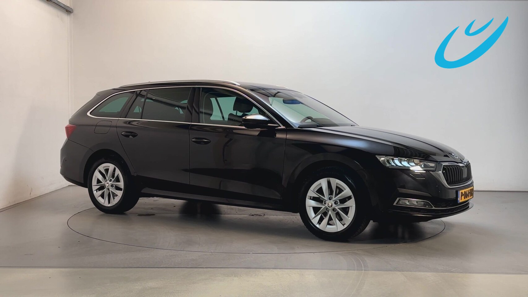 Skoda Octavia Combi - 1.0 e-TSI DSG Business Edition Plus Leder-Alcantara Sfeerverlichting Stoelverwarming - AutoWereld.nl