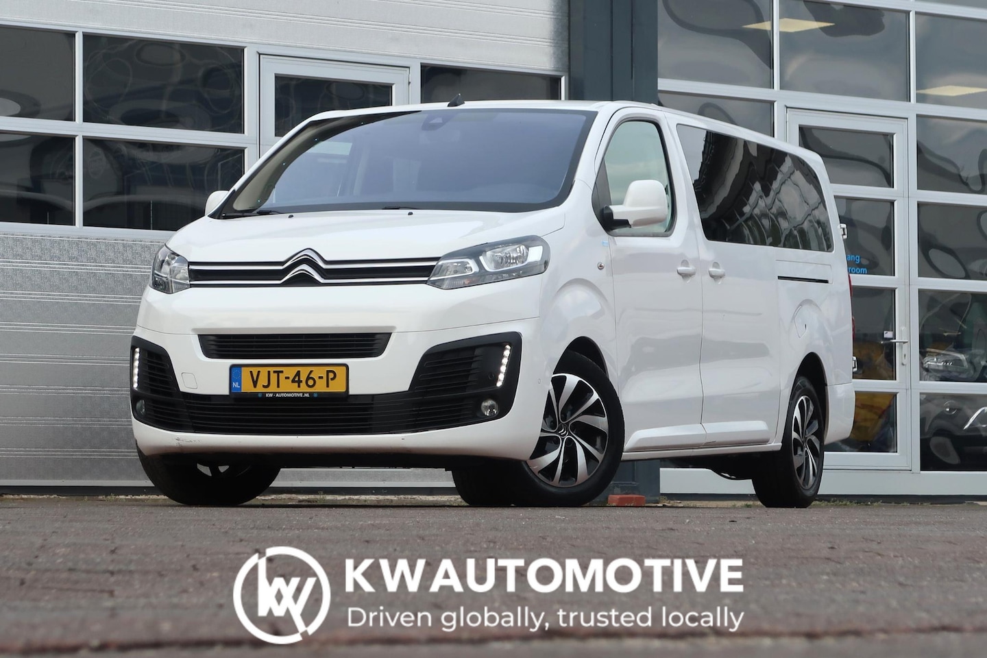Citroën Jumpy - 2.0 BlueHDI 120 XL Driver DC AUT/ CAMERA/ 2X SCHUIFDEUR/ CRUISE/ CLIMA/ TREKHAAK - AutoWereld.nl
