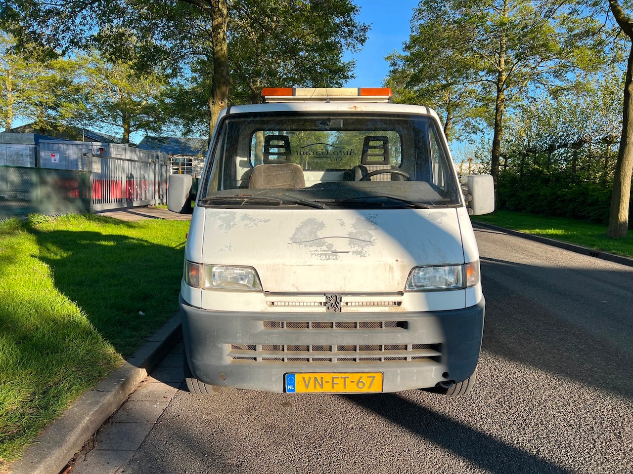 Peugeot Boxer - 350l Pu 2.5d 1673 kg laadvermogen - AutoWereld.nl