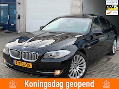 BMW 5-serie - 528i/ M pakket/ nap/ 3e EIG/ dealeronderhouden/ 1jaar apk/ volle opties