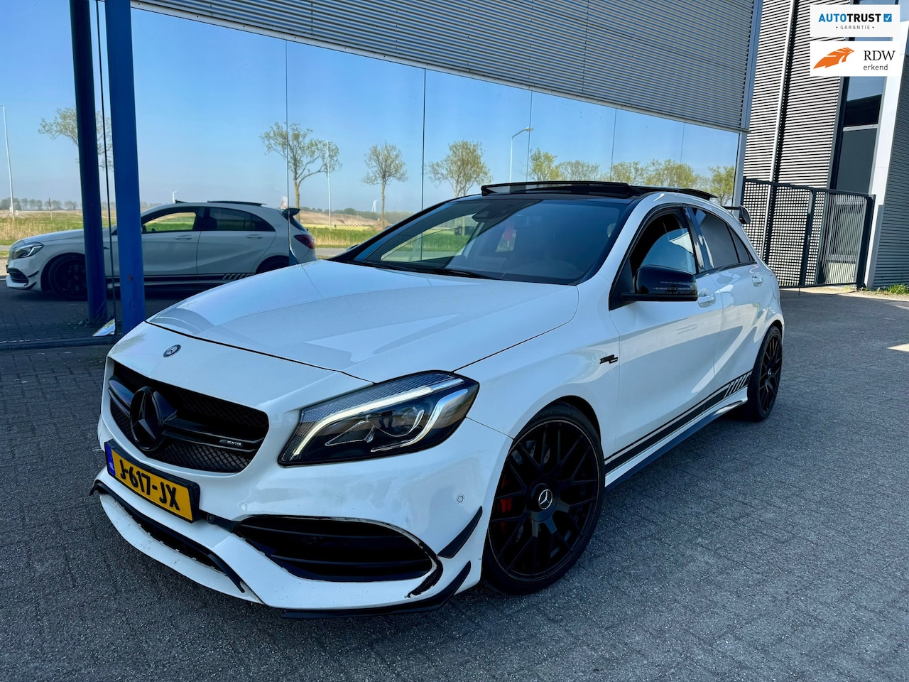 Mercedes-Benz A-klasse - AMG 45 4MATIC PANO/4X4/AUTOMAAT - AutoWereld.nl