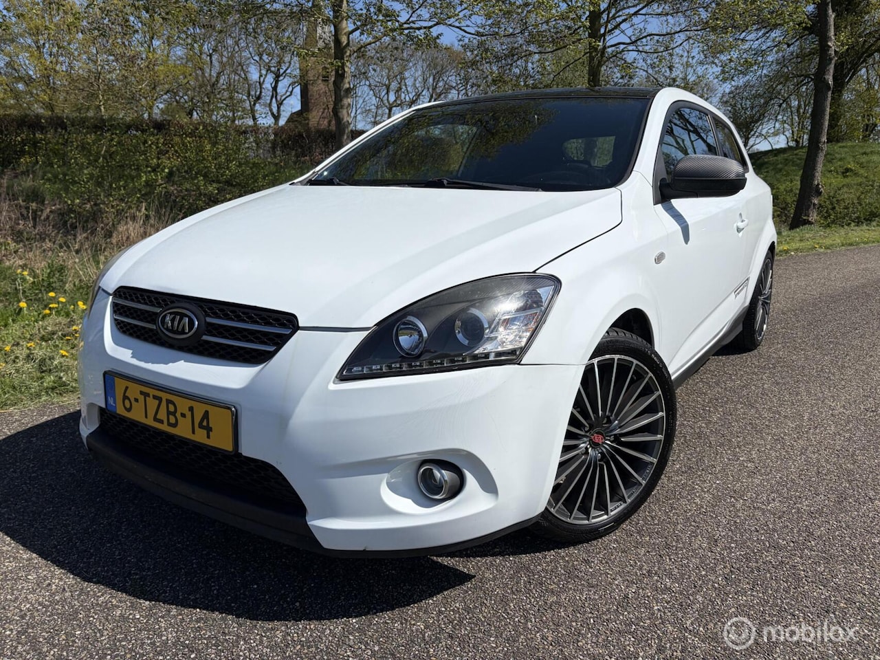 Kia Pro cee'd - 1.4 CVVT X-pect 1.4 CVVT X-pect, 3-Deurs, Navigatie - AutoWereld.nl