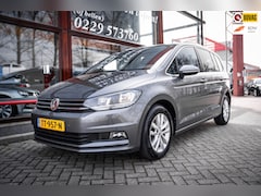 Volkswagen Touran - 1.4 TSI Highline | 7 persoons | Trekhaak | Parkeerhulp | Adaptieve cruise | App connect |