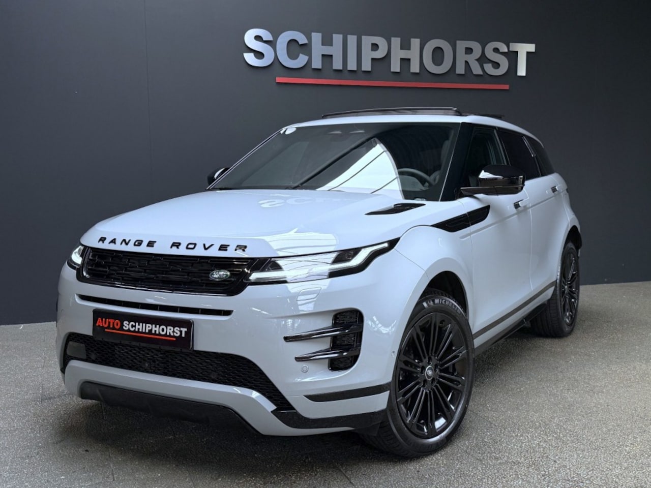 Land Rover Range Rover Evoque - P270e PHEV Dynamic SE /black-pack/arroios Grey/schuifkanteldak/360 camera - AutoWereld.nl