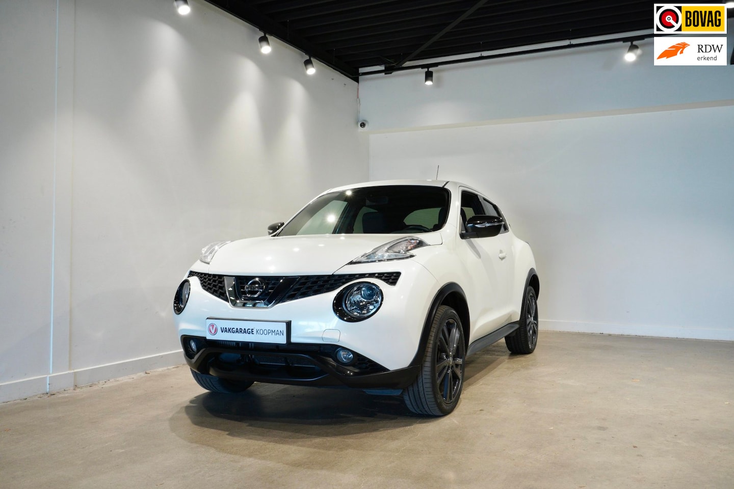 Nissan Juke - 1.2 DIG-T N-Connecta Navigatie|Camera|Keyless - AutoWereld.nl