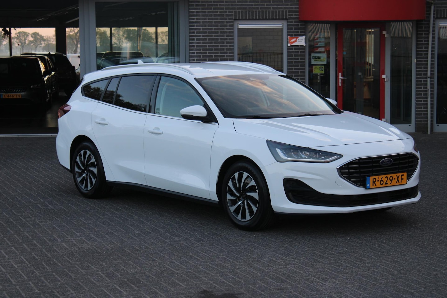 Ford Focus Wagon - 1.0 EcoBoost Hybrid Titanium Style 155pk Camera/Navi/Apple/Android - AutoWereld.nl