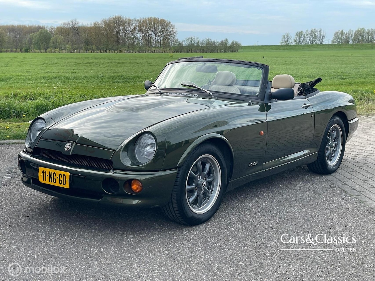 MG RV8