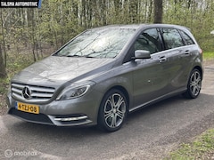 Mercedes-Benz B-klasse - 250 Prestige |Navi|Trekhaak|Leder|HK Audio