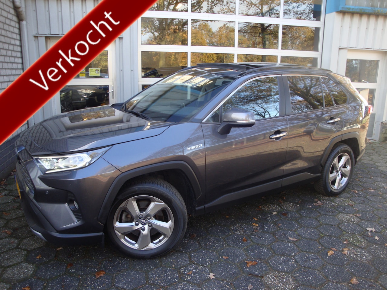 Toyota RAV4 - 2.5 Hybrid Executive / Panoramdak/ Lederen bekleding - AutoWereld.nl