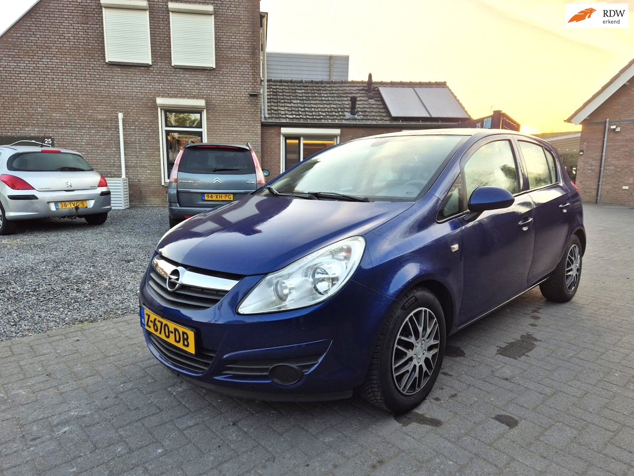 Opel Corsa - 1.2-16V Essentia 5 Drs Navi Airco - AutoWereld.nl