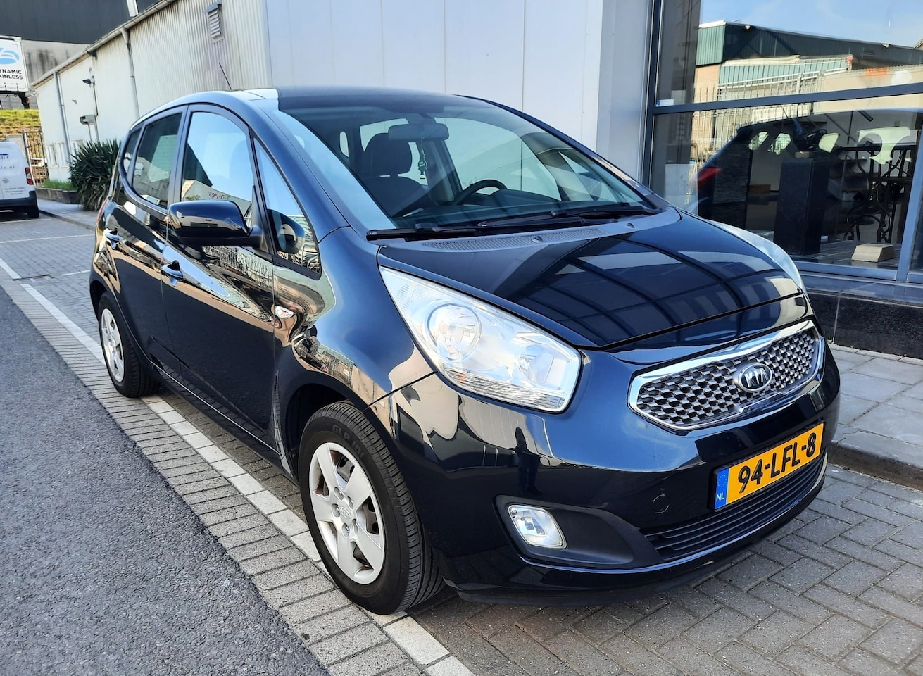 Kia Venga - 1.4 CVVT X-tra Pano+Schuifdak/Airco/Blutoth/NAP/Trekhak - AutoWereld.nl