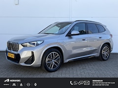 BMW X1 - xDrive25e M-Sport / Trekhaak elektrisch uitklapbaar ( 1700 kg ) / Innovation pack / Voorst