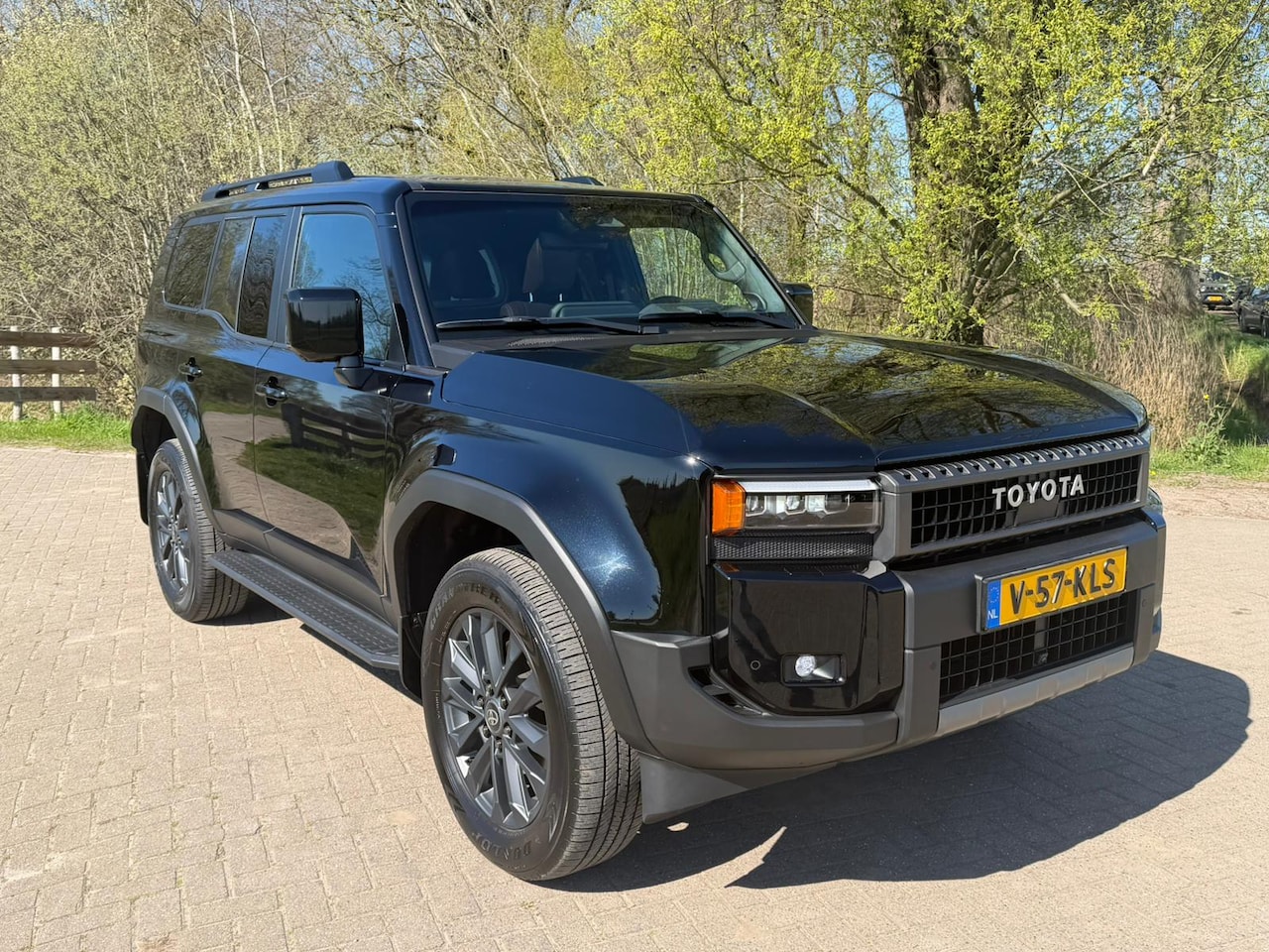 Toyota Land Cruiser 250 - 2.8 D-4D Standard Roof Window Van Professional - AutoWereld.nl