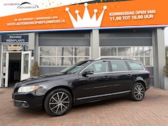 Volvo V70 - 1.6 T4 Limited Edition bj 2012 Schuifdak, Leer, Trekhaak, 17Inch, Navi Dealer onderhouden