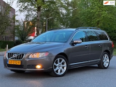Volvo V70 - 2.0D Summum|6BAK|CAMERA|NAVI|MEMMORIE|DODEHOEK|TREKHAAK|PDC
