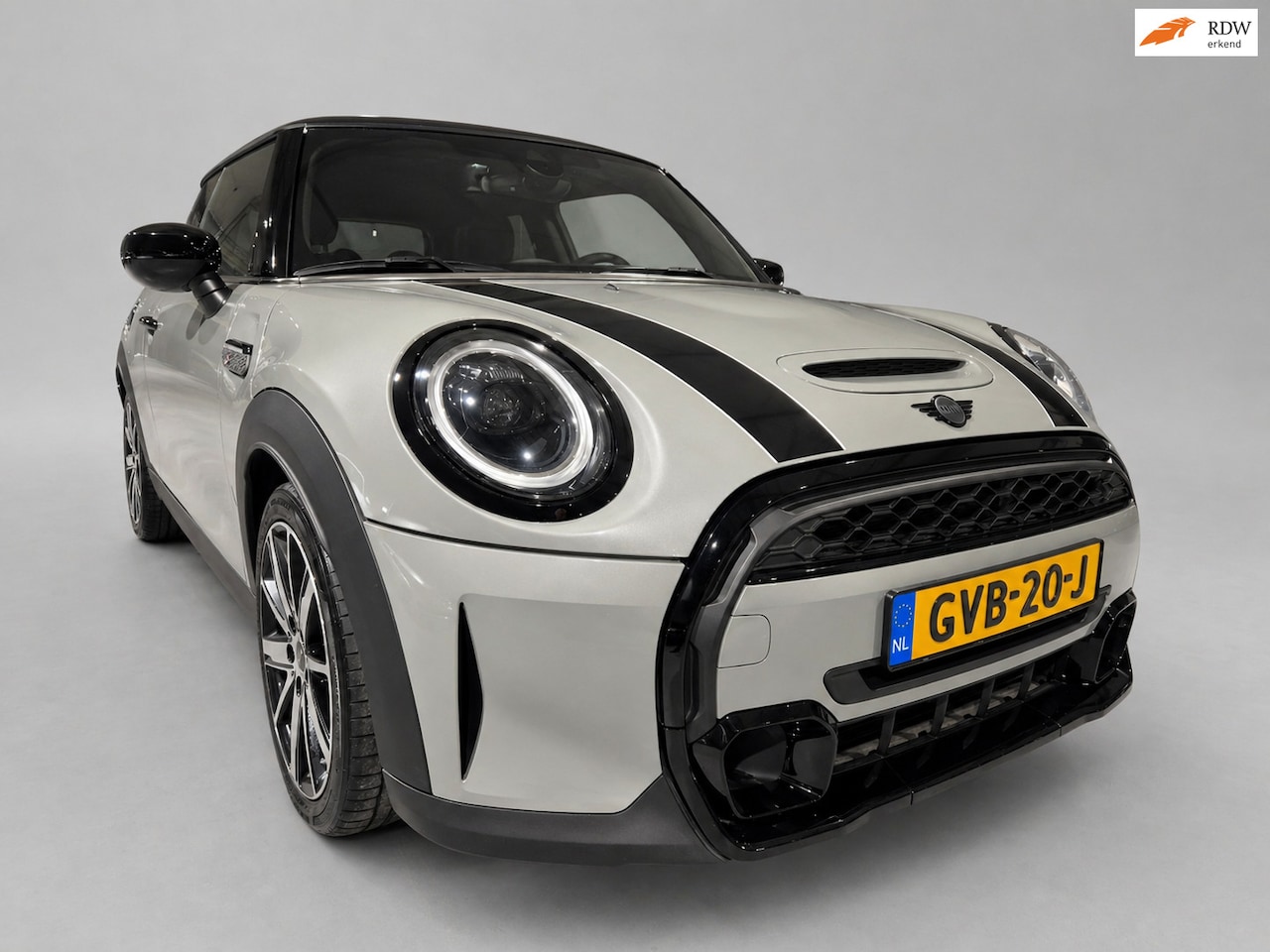 MINI John Cooper Works - 2.0 S - JCW Pack - Panoramadak - Keyless - Camera - Cruise - Clima - AutoWereld.nl
