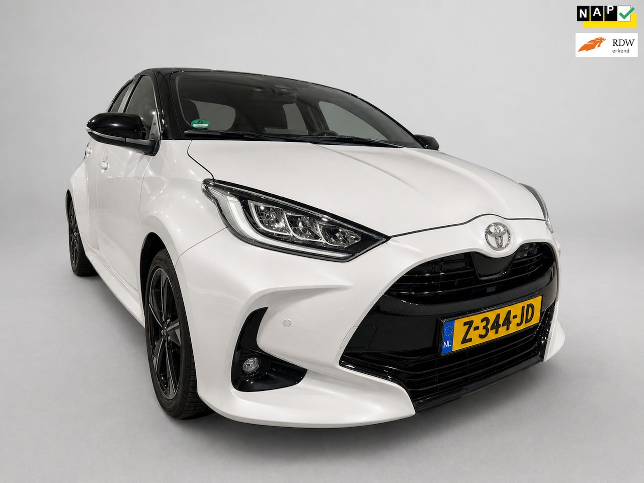 Toyota Yaris - 1.5 Hybrid 130 Launch Edition - HeadUp - Camera - Stoel en Stuurverw - NL Auto - Incl BTW - AutoWereld.nl