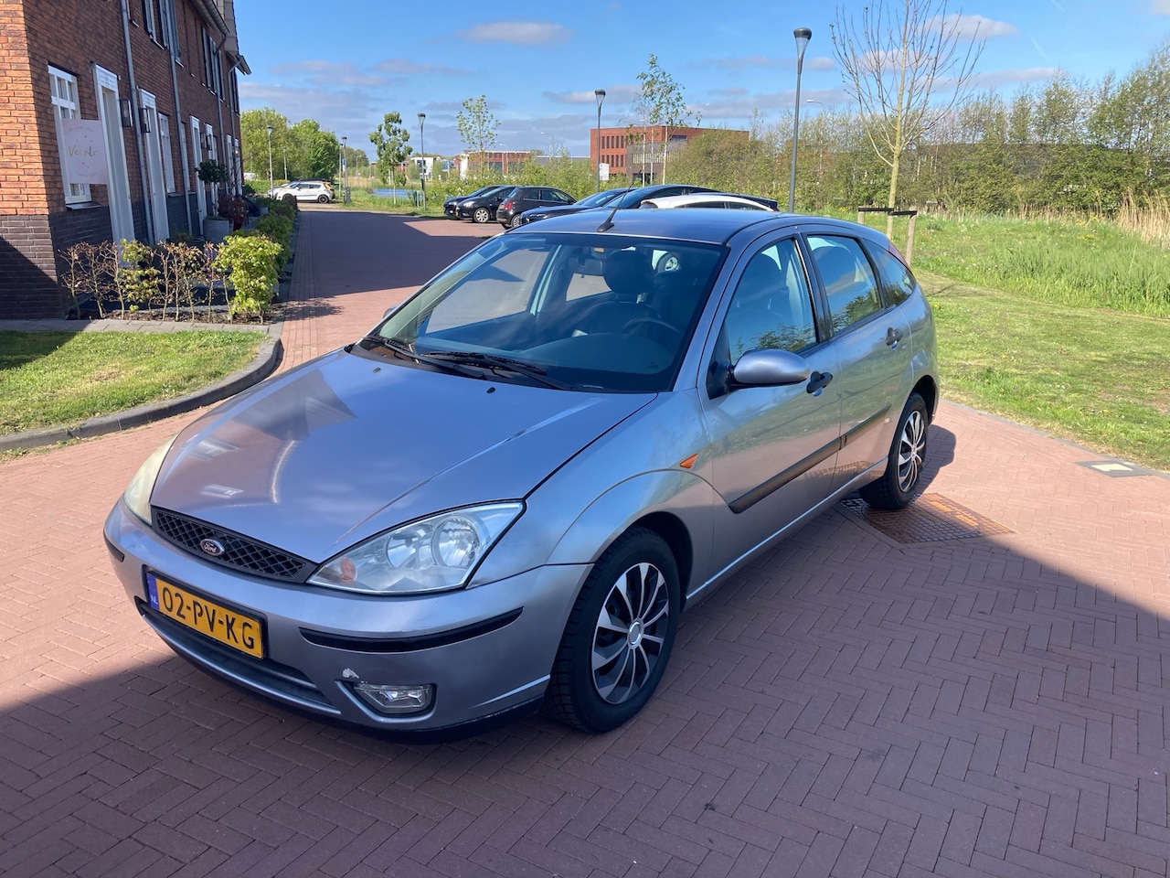 Ford Focus - 1.6-16V Futura - AutoWereld.nl