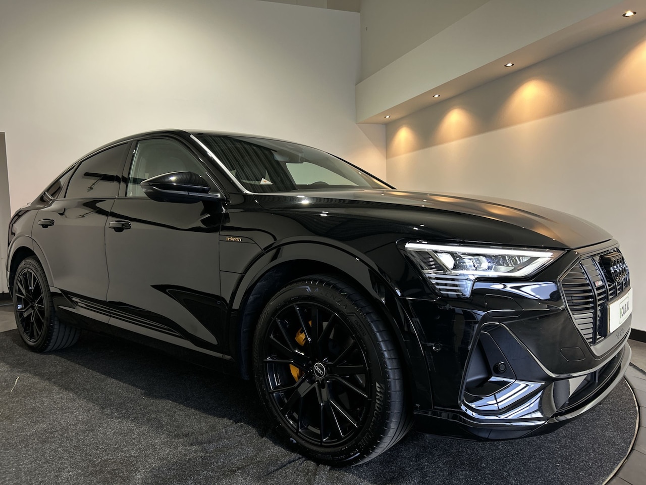 Audi e-tron Sportback - 55 quattro S edition 95 kWh SOH 95,8% | Panoramadak | B&O | HUD | LMV 21'' - AutoWereld.nl