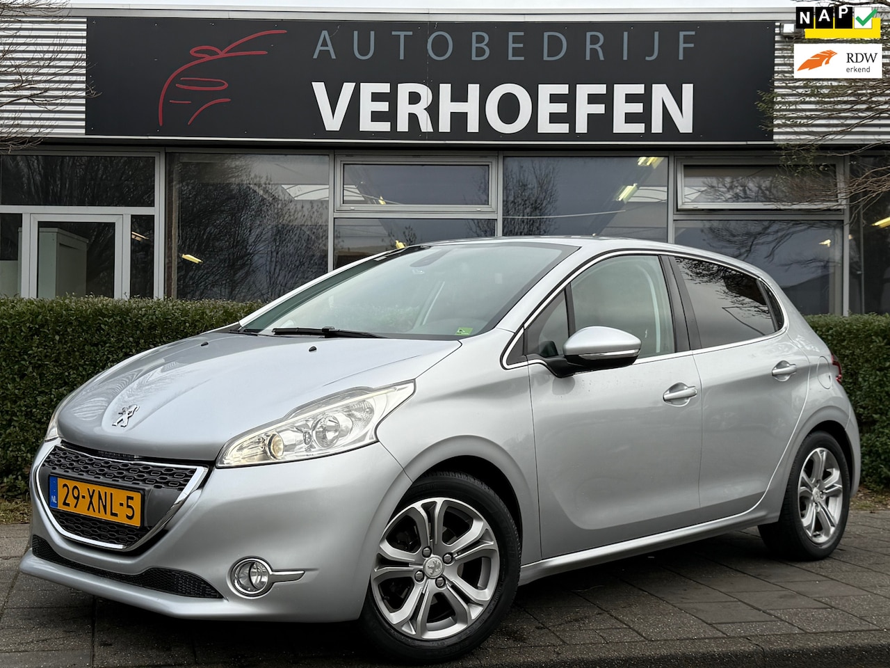 Peugeot 208 - 1.4 VTi Griffe - ZWART LEDER - XENON - VOLLEDIG DEALER ONDERHOUDEN - - AutoWereld.nl