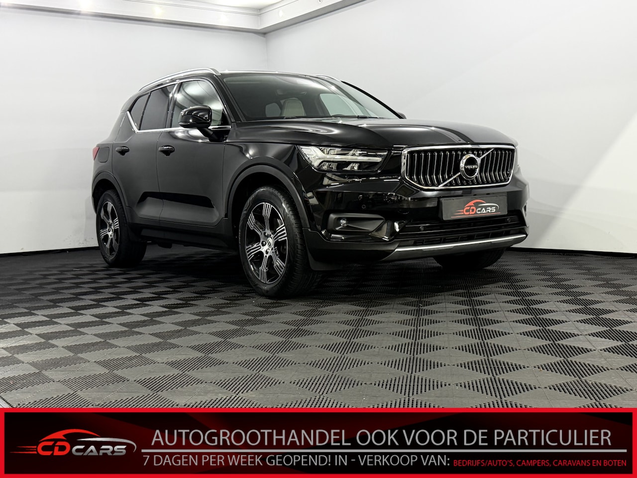 Volvo XC40 - 1.5 T3 R-Design Leder, Camera, Navi, Keyless start, Stoelverwarming, Elektrische achterkle - AutoWereld.nl