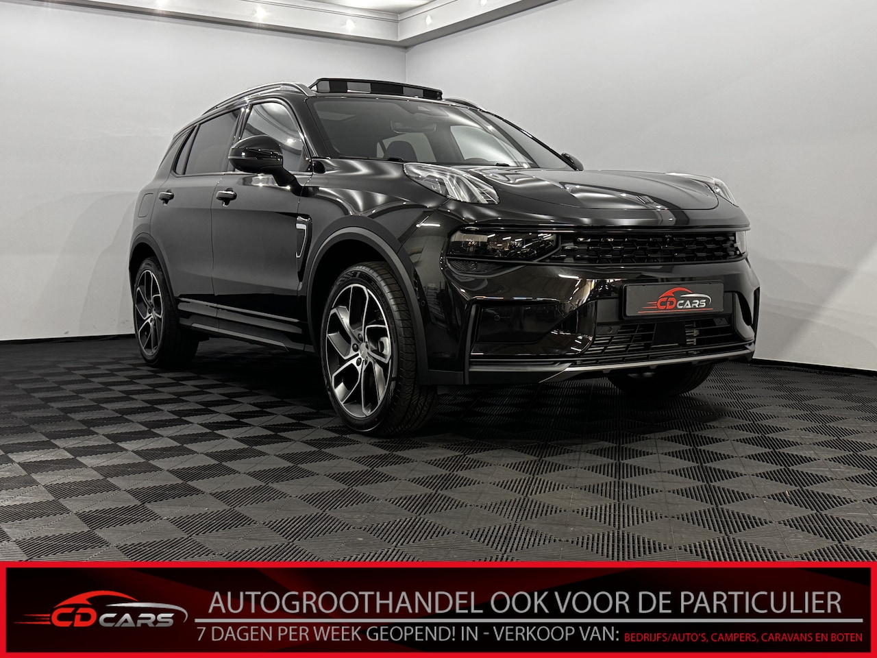Lynk & Co 01 - 1.5 Black Edition Pano, 360 Camera, Navi, Keyless start, Stoelverwarming, Elektrische acht - AutoWereld.nl