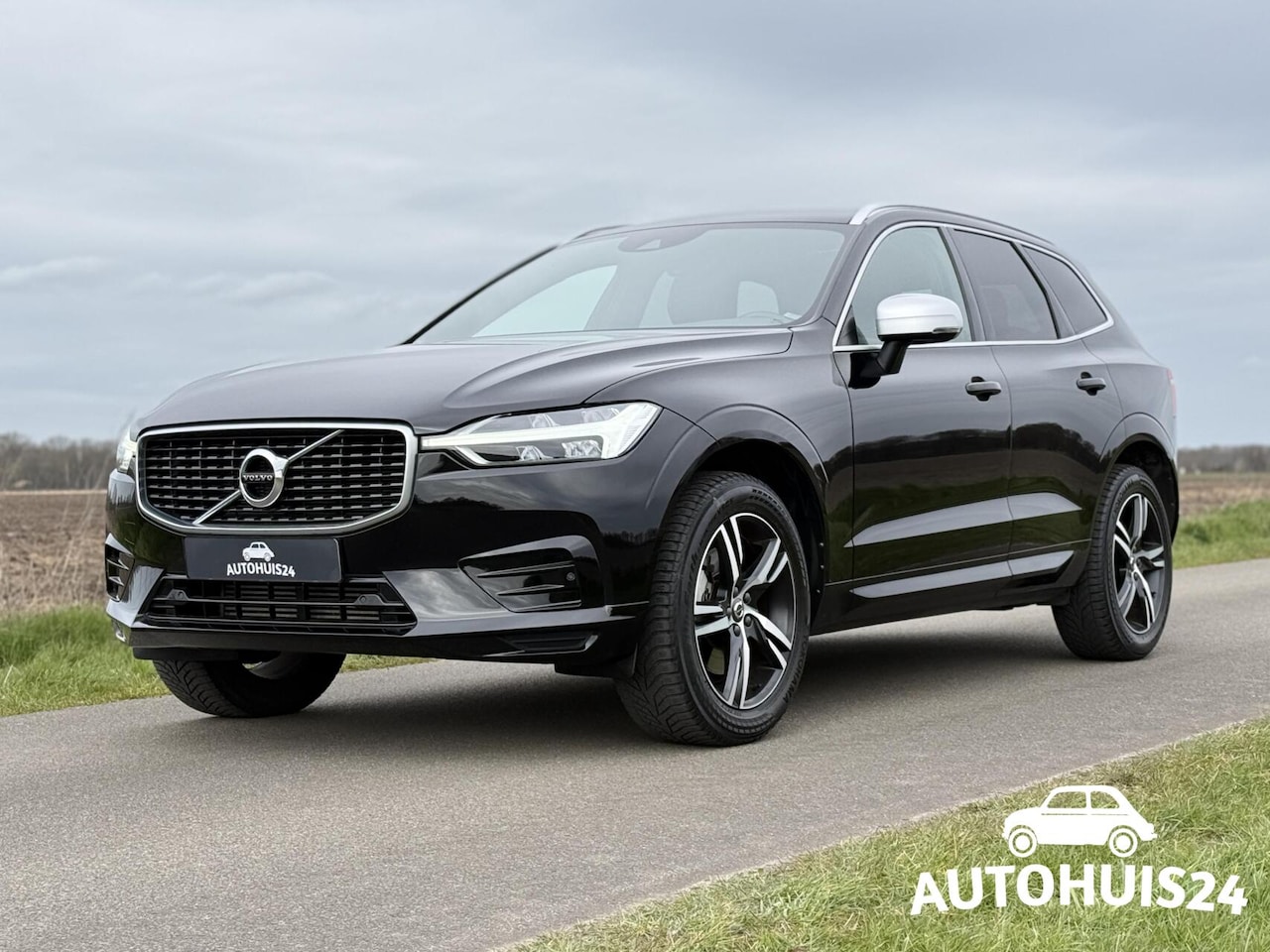 Volvo XC60 - 2.0 T4 R-Design PANO TREKHAAK LED HEAD-UP - AutoWereld.nl