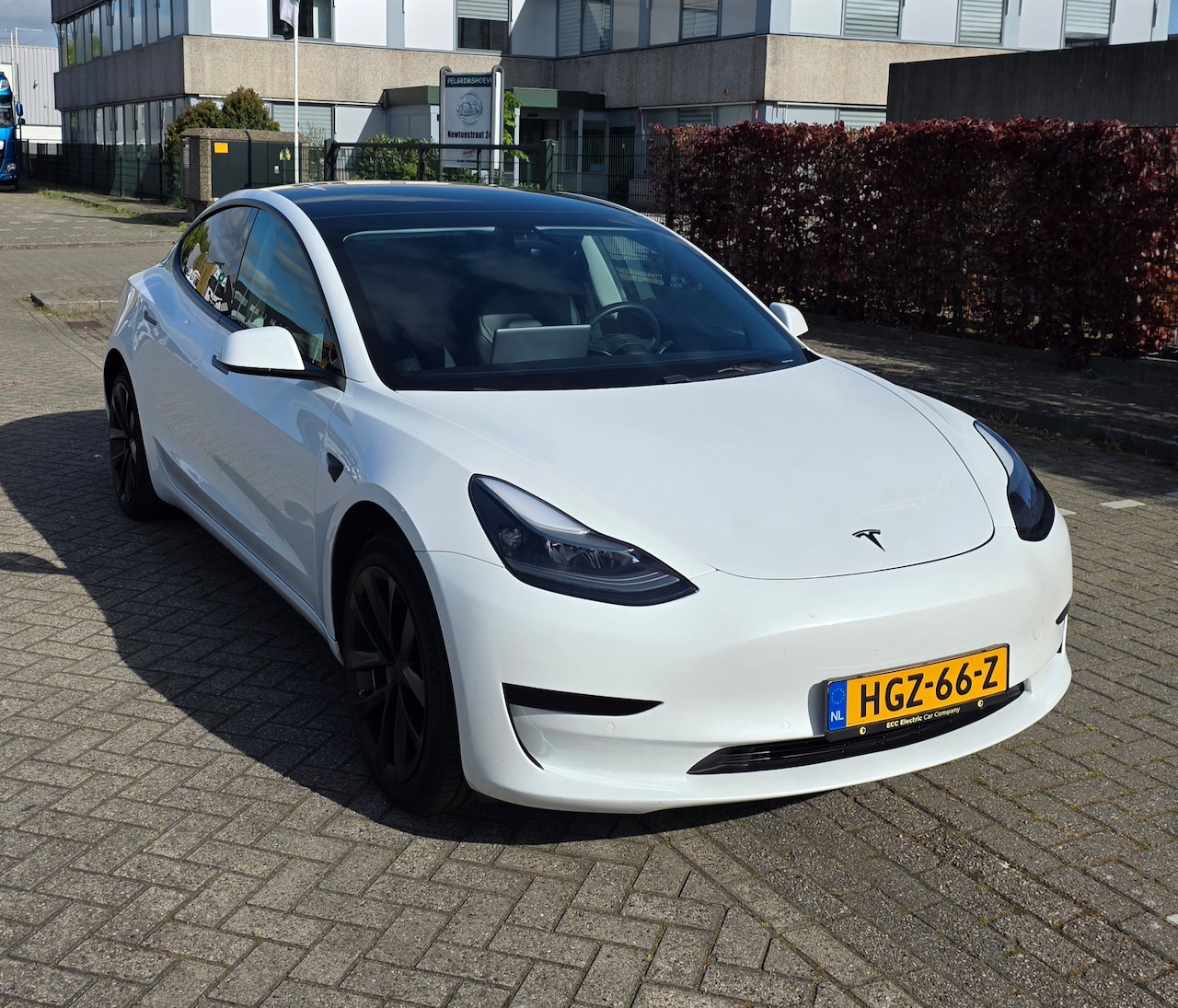 Tesla Model 3 - Standard RWD Plus Tesla Model 3, dec. 2020 (chrome delete, 2021 facelift looks) - AutoWereld.nl