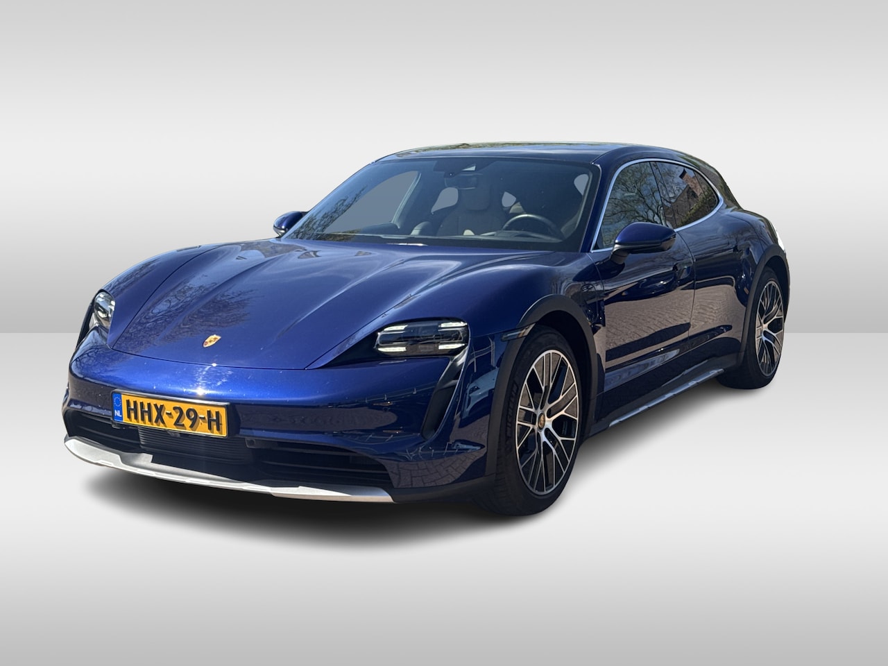 Porsche Taycan Cross Turismo - 93 kWh / SOH 93,7% / Panoramadak / 360Camera / Luchtvering / Sportchrono / 20'' / Warmtepo - AutoWereld.nl