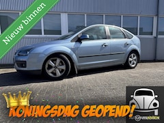 Ford Focus - 1.6-16V Futura, koningsdag aanbieding