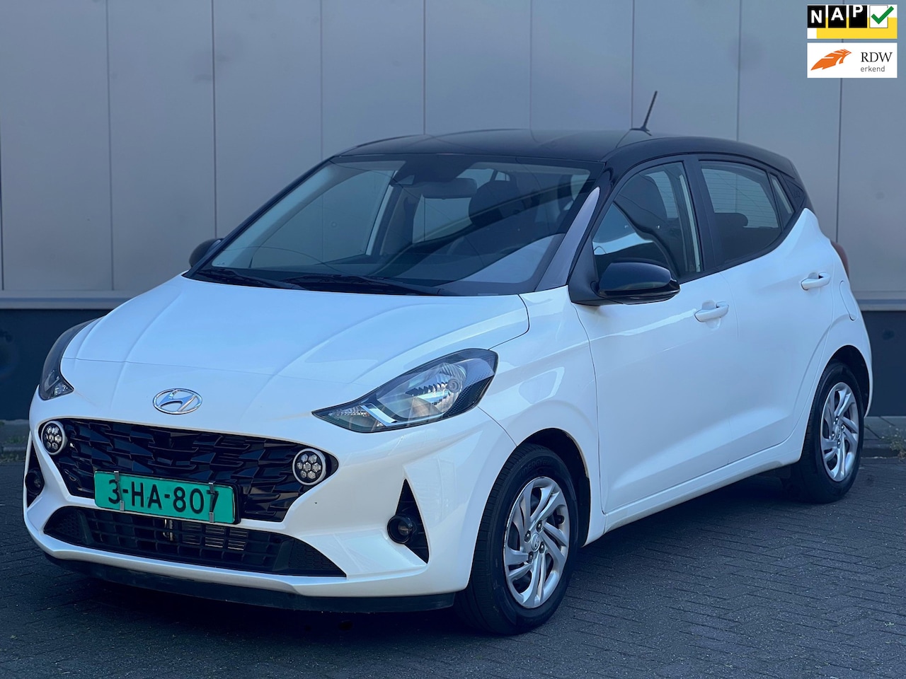 Hyundai i10 - 1.0 Comfort CARPLAY|CRUISE CONTR.|LANE ASS|LED|NAP - AutoWereld.nl