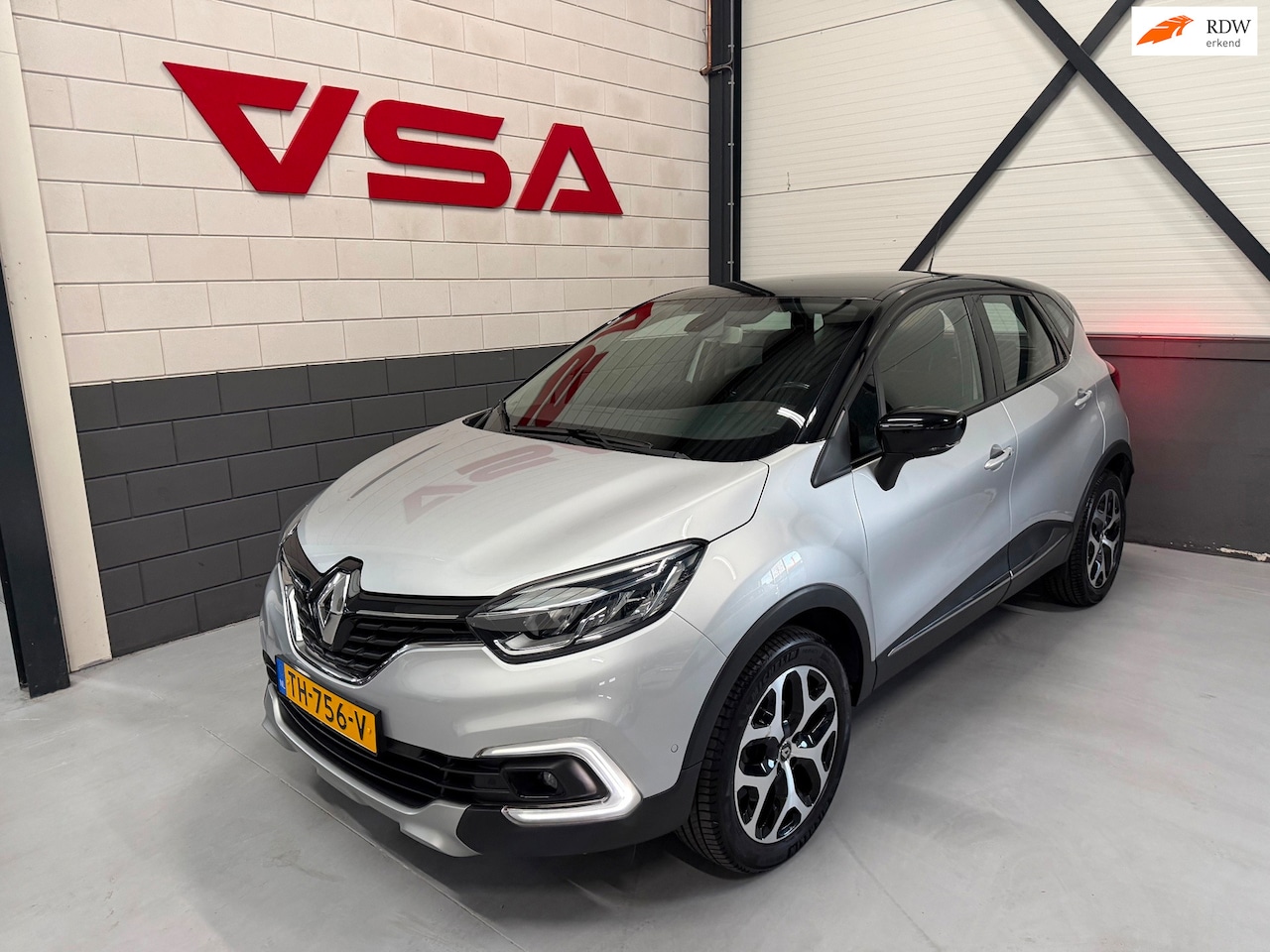 Renault Captur - 0.9 TCe Intens|Cruise|Camera|Led|R-link|PDC voor + achter|Climate|Navi|Key-less+start|star - AutoWereld.nl