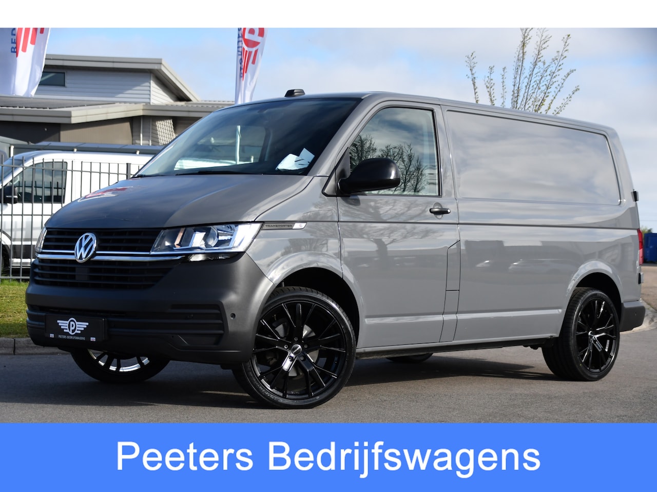 Volkswagen Transporter - 2.0 TDI L1H1 30 Bulli Edition Virtual, Camera, Carplay, Stoelverwarming, 150pk, NAVI, Trek - AutoWereld.nl