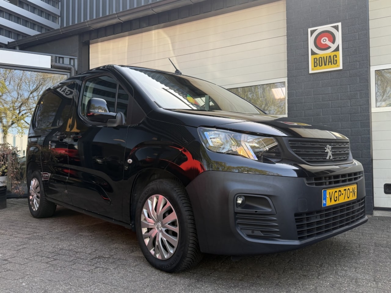 Peugeot Partner - 1.5 BlueHDI Asphalt 1.5 BlueHDI Asphalt - AutoWereld.nl