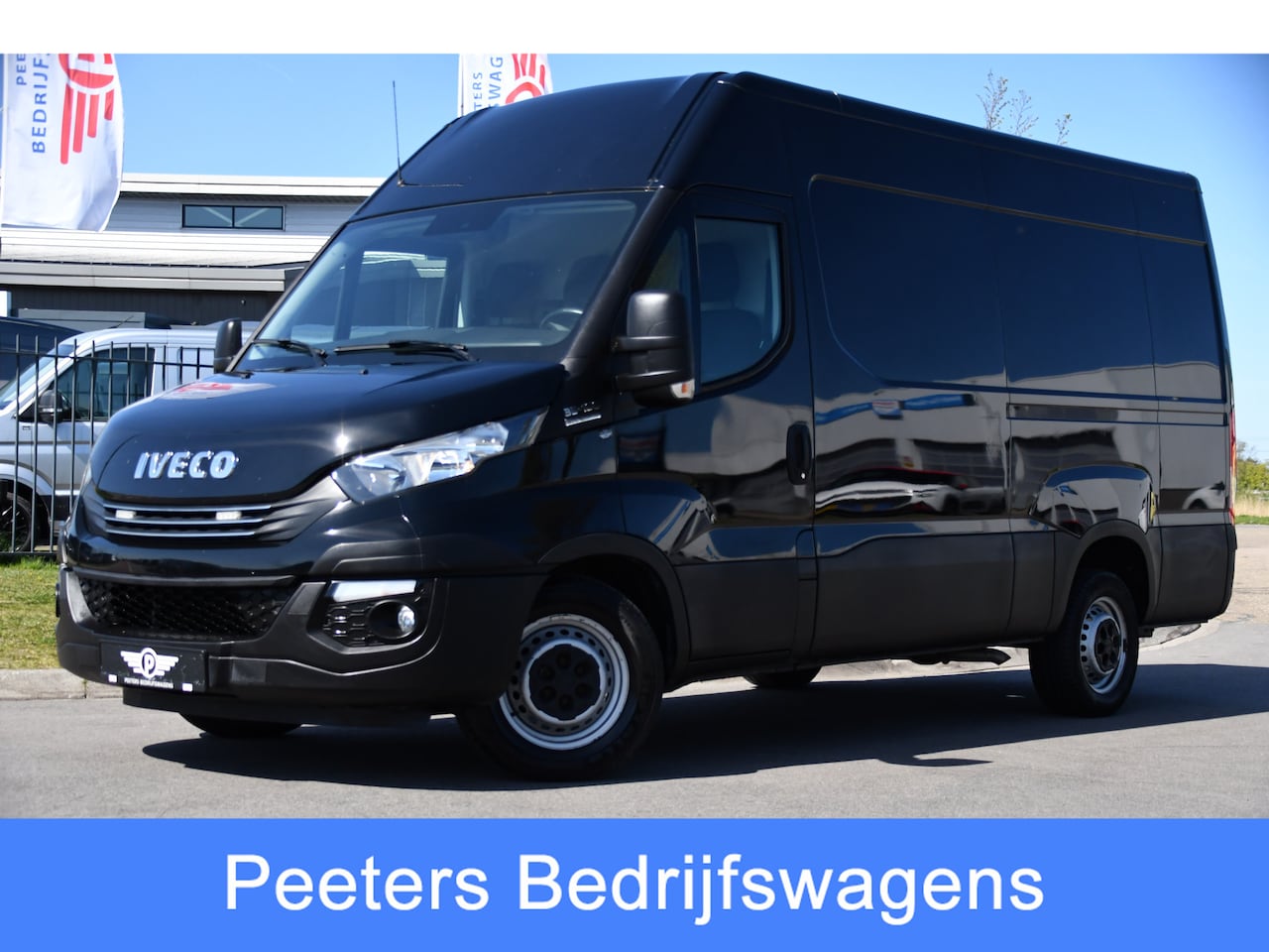 Iveco Daily - 35S16V 2.3 352 H3 L Black Edition Camera, Airco, 3500kg Trekhaak, 155pk, Automaat, Clima, - AutoWereld.nl