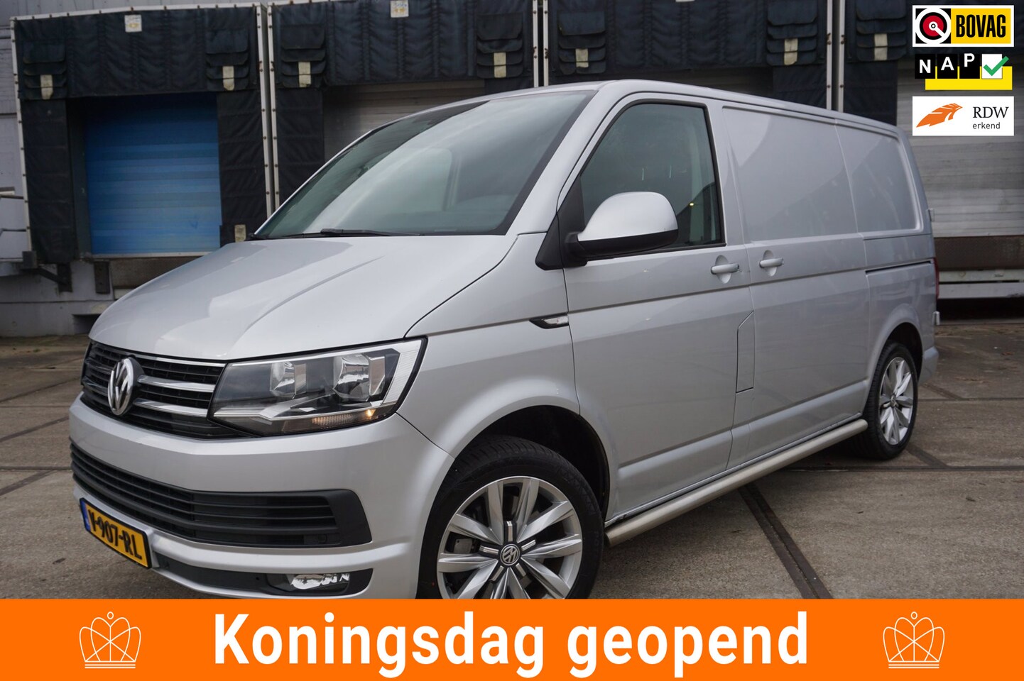 Volkswagen Transporter - 2.0 TDI L1H2 Highline * DSG * 204 PK * 2x schuifdeur - AutoWereld.nl