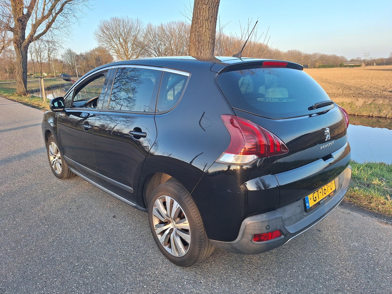 Peugeot 3008 - 1.2 PureTech Style - AutoWereld.nl