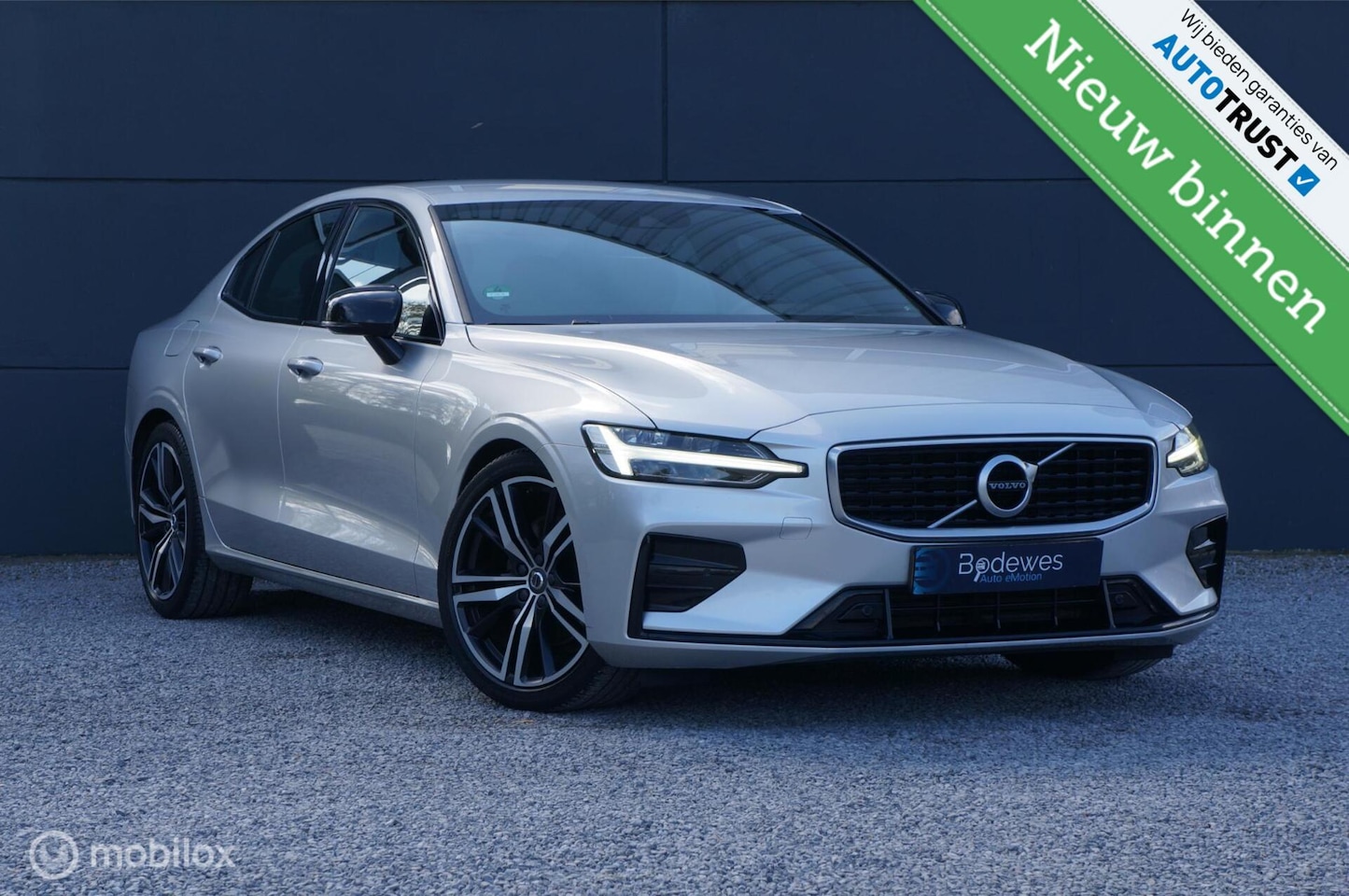 Volvo S60 - 2.0 T4 R-Design Aut Navi Ad.Cruise Apple/Android ! - AutoWereld.nl