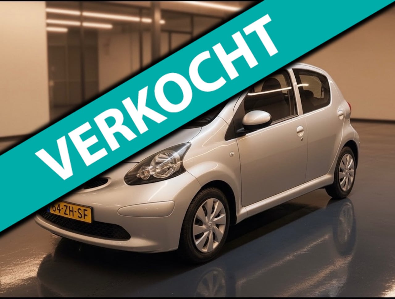 Toyota Aygo - 1.0-12V +-AUTOMAAT-KM 90215 NAP-ELEK RAMEN - AutoWereld.nl