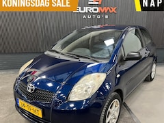 Toyota Yaris - 1.3 VVTi Terra NAP-Elektrische ramen & trekhaak