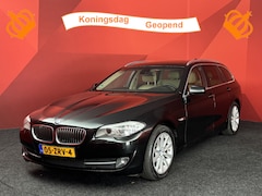 BMW 5-serie Touring - 523i High Executive | Navigatie | Panorama | Automaat | Trekhaak | APK 18-03-2027 |