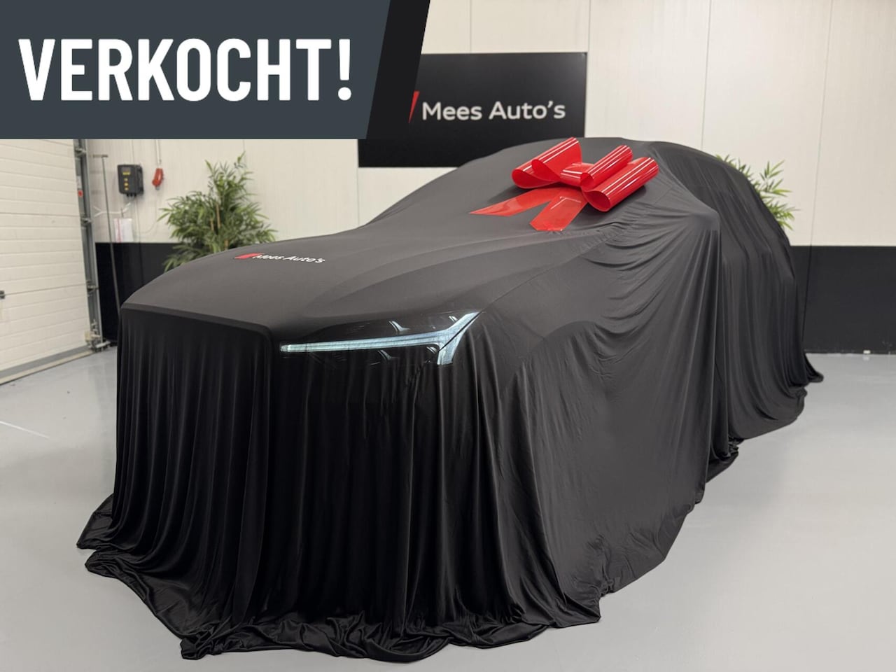 Volvo XC60 - 2.0 T8 Plug-in hybrid AWD Ultimate Dark|Lucht|B&W - AutoWereld.nl