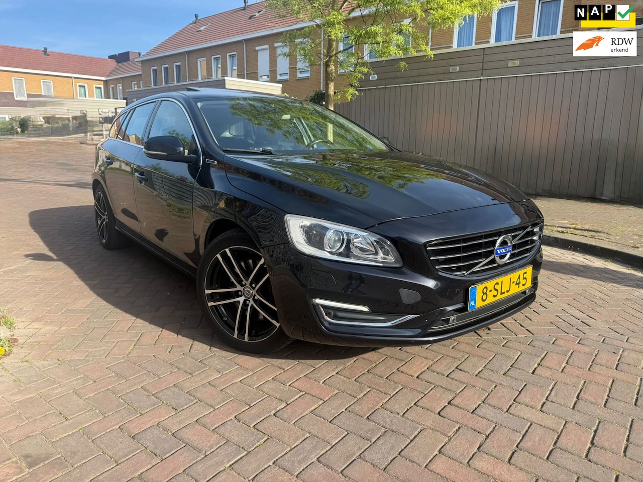 Volvo V60 - 2.4 D6 AWD Plug-In Hybrid Summum 2.4 D6 AWD Plug-In Hybrid Summum - AutoWereld.nl