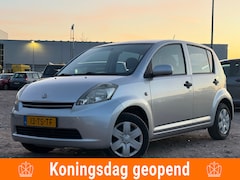 Daihatsu Sirion 2 - 1.3-16V Comfort/ LM VELGEN/ RIJDT LEKKER