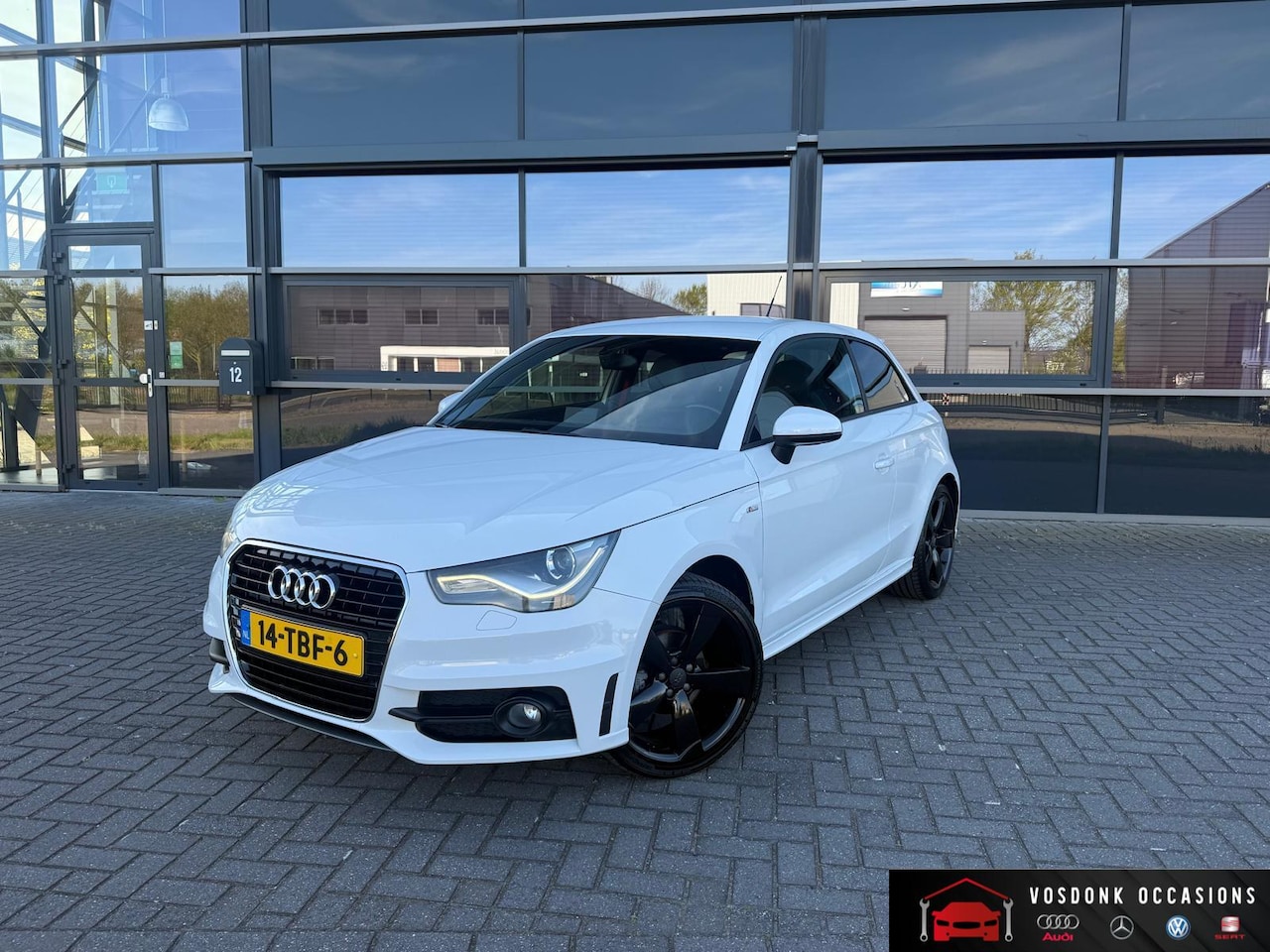 Audi A1 - 1.2 TFSI 3X S-line/Xenon/Navi/Led - AutoWereld.nl