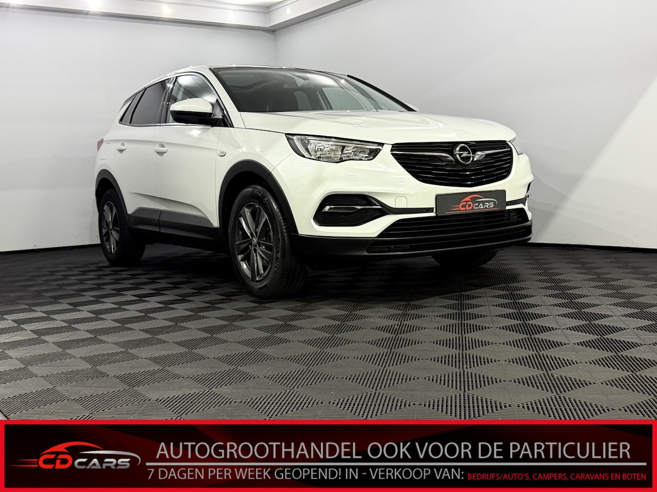 Opel Grandland X - 1.2 Turbo Edition Panoramadak, Parkeersensoren, Navi, Cruise control, A start stop, Rijstr - AutoWereld.nl